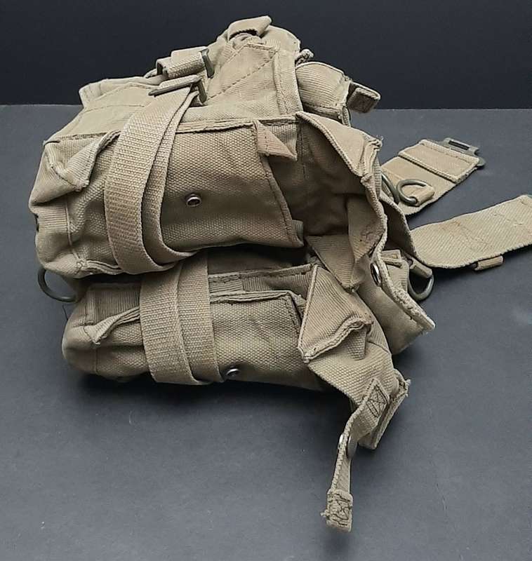 **Border War : 1970s SADF Patt.73 Green Webbing Kidney Pouches w/ Integral Belt  .** 