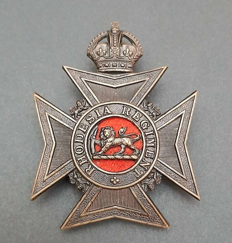 **WW2 Rhodesia Regiment Officer`s Large Cap Badge w/ Slide.**