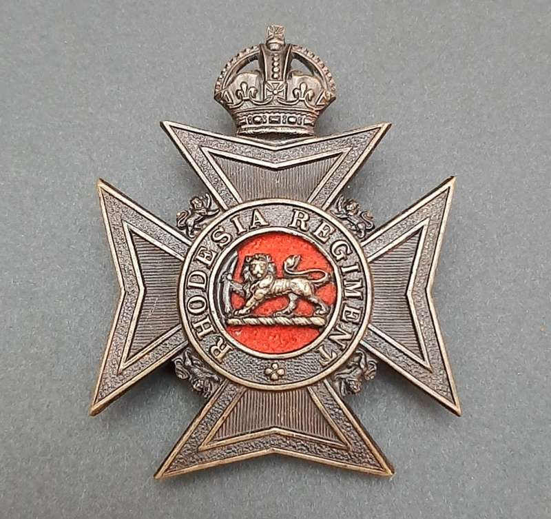 **WW2 Rhodesia Regiment Officer`s Large Cap Badge w/ Slide.**