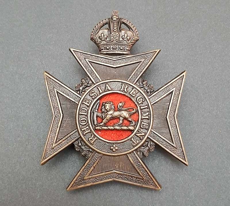 **WW2 Rhodesia Regiment Officer`s Large Cap Badge w/ Slide.**