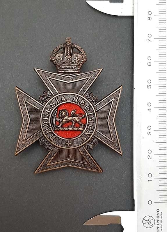 **WW2 Rhodesia Regiment Officer`s Large Cap Badge w/ Slide.**