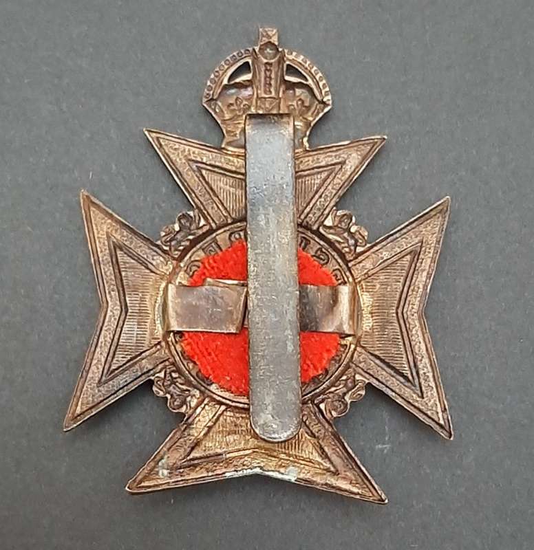 **WW2 Rhodesia Regiment Officer`s Large Cap Badge w/ Slide.**