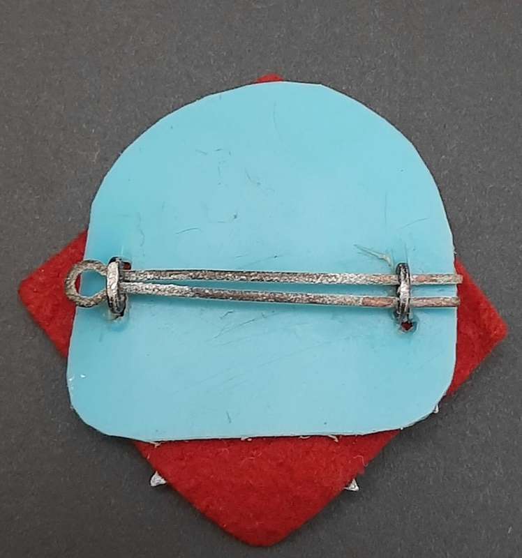 ** Rhodesian Bush War: 1970s Rhodesia Regiment Beret Badge w/ Stabilizer & Pin**