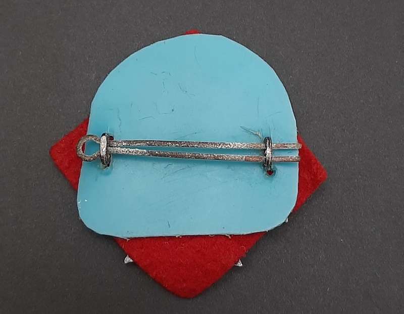 ** Rhodesian Bush War: 1970s Rhodesia Regiment Beret Badge w/ Stabilizer & Pin**