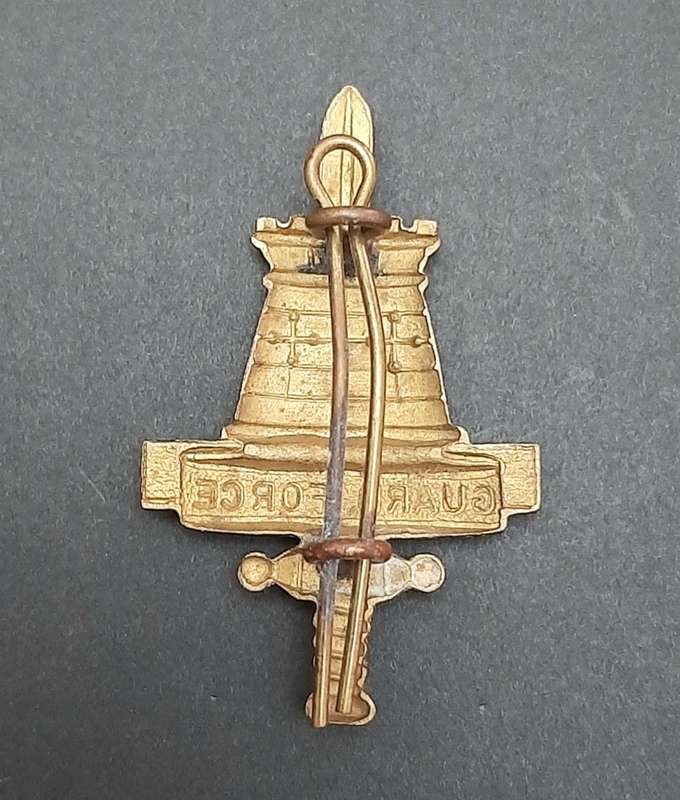 **Rhodesian Bush War: 1970s Rhodesian Guard Force Metal Cap Badge w/ Pin #1**
