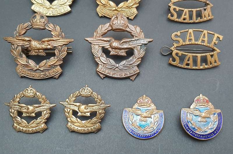 **Lot : WW2 SAAF Brass Insignia Assortment x10 Pcs  **