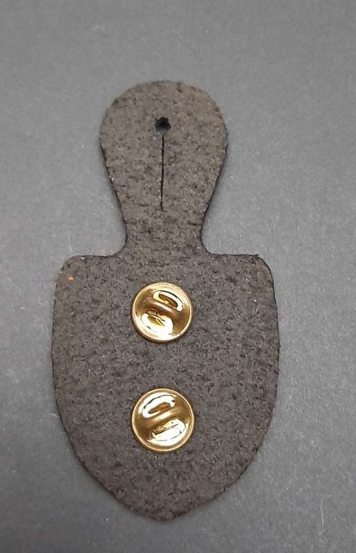 **RARE: 1990s Belgium SF Para-Commando Instructor Qualification Fob Badge w/ Hangar.**