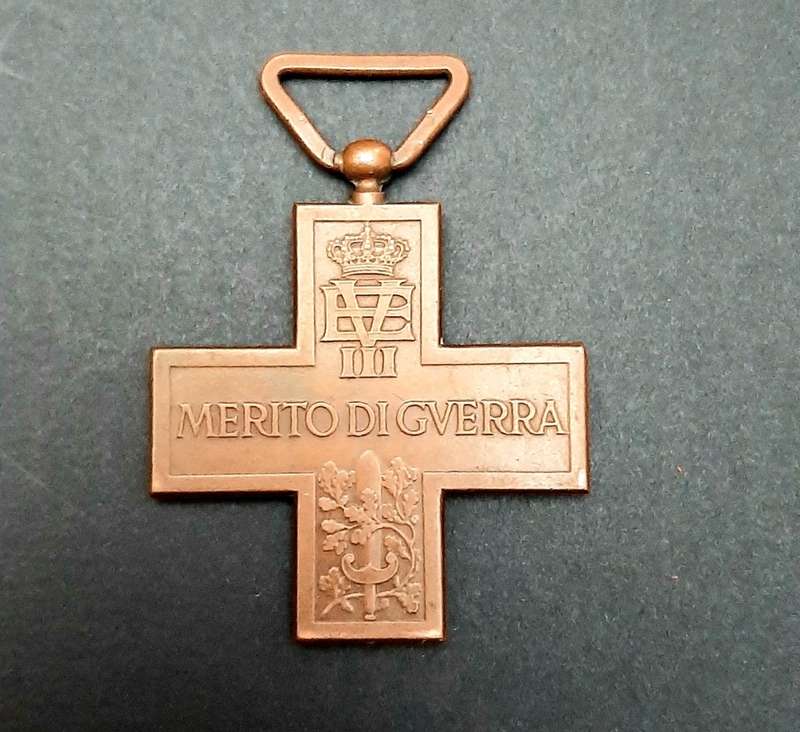 **WW2 Italian Fascist : War  Merit Cross Medal w/ Suspender. **
