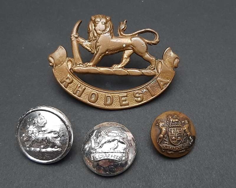 **WW2 Rhodesia Insignia & Buttons Lot x4 Pcs (Firmin, London).**