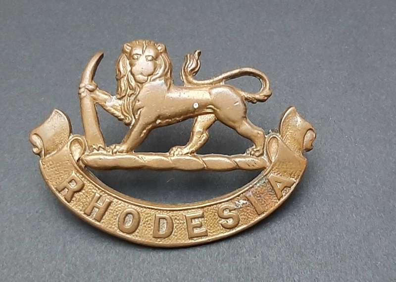 **WW2 Rhodesia Insignia & Buttons Lot x4 Pcs (Firmin, London).**