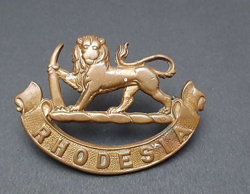 **WW2 Rhodesia Insignia & Buttons Lot x4 Pcs (Firmin, London).**