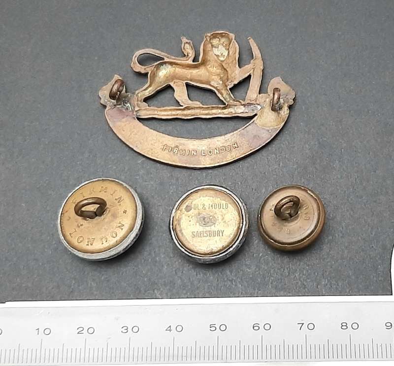 **WW2 Rhodesia Insignia & Buttons Lot x4 Pcs (Firmin, London).**