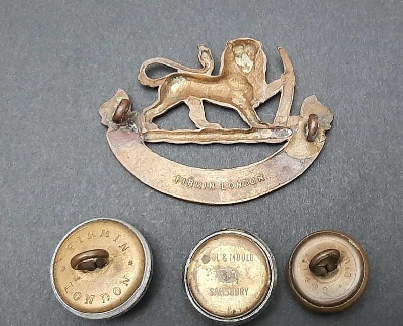 **WW2 Rhodesia Insignia & Buttons Lot x4 Pcs (Firmin, London).**