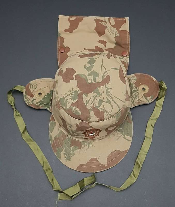 Border War 1980s S.A.P 2nd Pattern Camouflage Flap Cap with Straps Medium