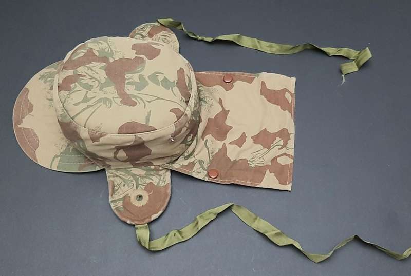 Border War 1980s S.A.P 2nd Pattern Camouflage Flap Cap with Straps Medium