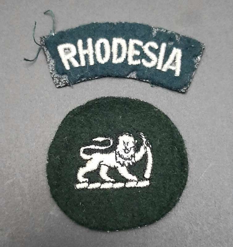 **Rhodesian Bush War: 1970s Rhodesian Army Step-out  Title & Sgt-Major Rank Insignia**