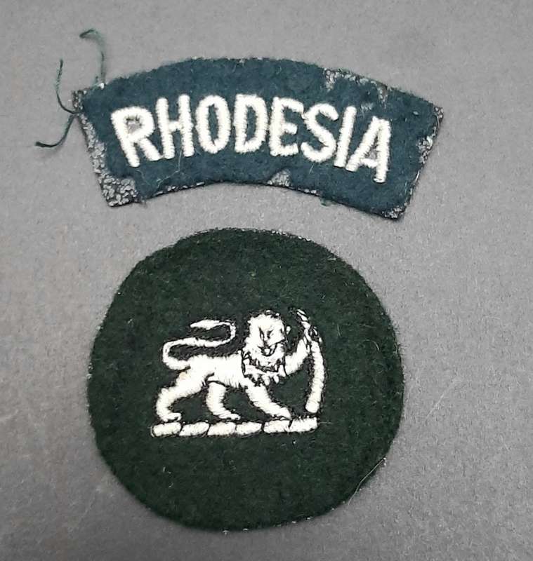 **Rhodesian Bush War: 1970s Rhodesian Army Step-out  Title & Sgt-Major Rank Insignia**