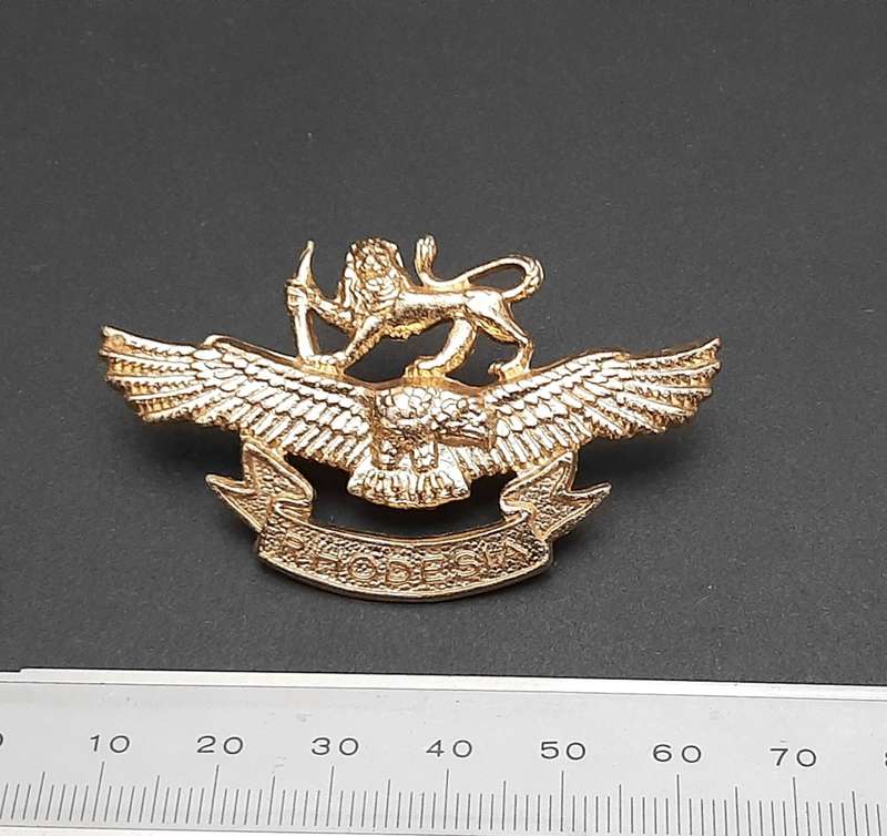 **Rhodesian Bush War: 1970s Rhodesian Air Force  Metal Cap Badge w/ Lugs  #1**