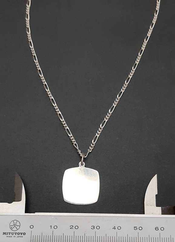 **STUNNING: .925 Silver Ladies` Chain w/ Pendant Medallion (20cm).**