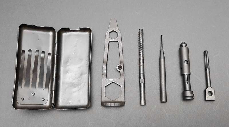 **Border War : 1980s Soviet  RPD Light Machine Gun Cleaning Kit (Complete).**