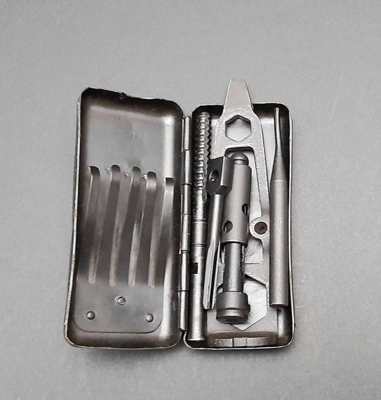 **Border War : 1980s Soviet  RPD Light Machine Gun Cleaning Kit (Complete).**