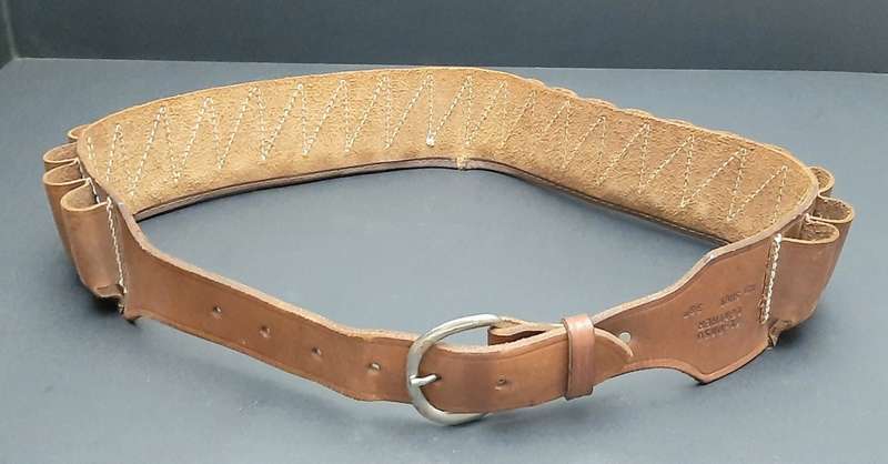 **Border War : 1980s S.A.P Leather 12 Gauge Shotgun Bandolier (LARGE).**