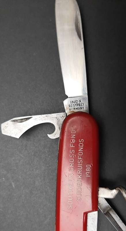**Border War : 1980s SADF Southern Cross Fund Pocket Knives x2 **