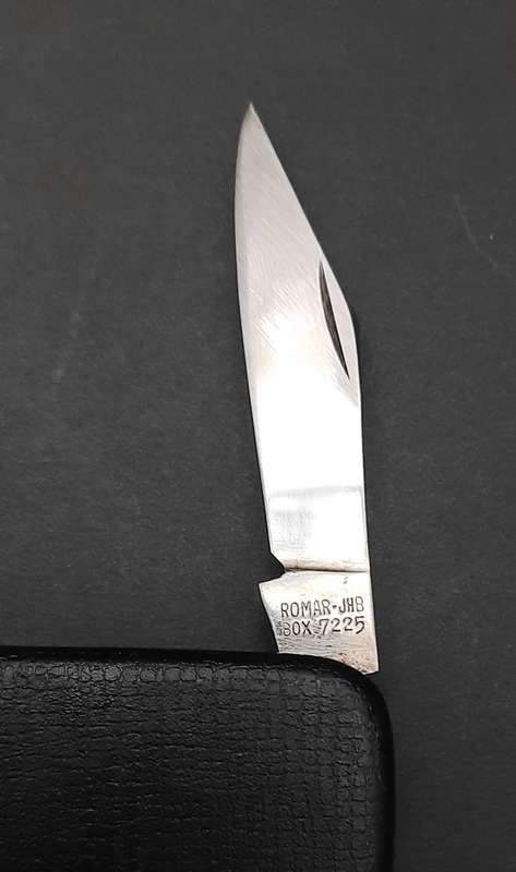 **Border War : 1980s SADF Southern Cross Fund Pocket Knives x2 **