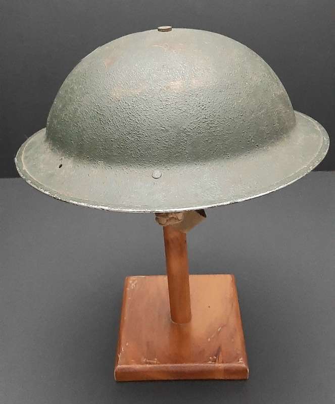 **WW2 : Union Defence Force Green `Brodie` Pattern Steel Helmet (Jager-Rand 1940).**