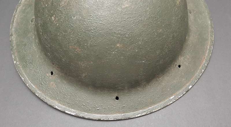 **WW2 : Union Defence Force Green `Brodie` Pattern Steel Helmet (Jager-Rand 1940).**