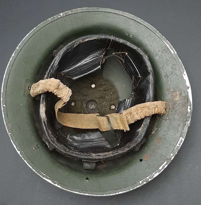 **WW2 : Union Defence Force Green `Brodie` Pattern Steel Helmet (Jager-Rand 1940).**