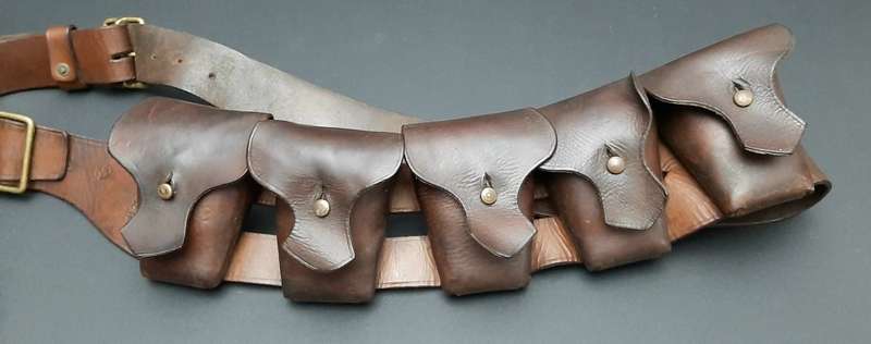 **WW1 UDF: Pattern 1903 - 5 Pocket .303 Leather Bandolier (H.G Ross Ltd. 1915).**