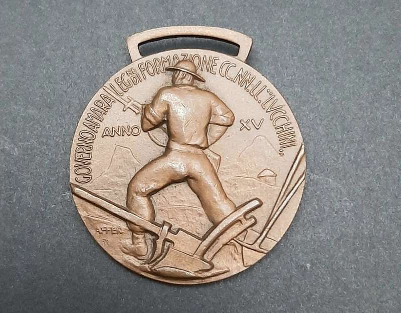Rare 1937 Italian Fascist `Oltre La Meta` CCNN Blackshirt Medal