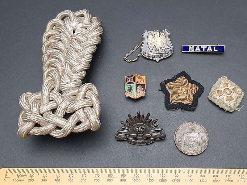 **WW2 British/ Commonwealth Military Insignia Assortment x8 Pcs.**