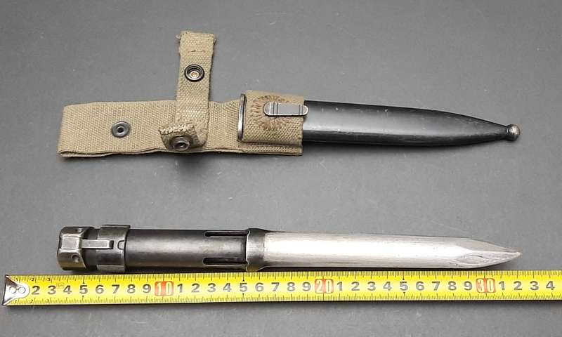 **Border War : 1960s SADF FN FAL Type C Bayonet w/ Steel Scabbard & Frog.**