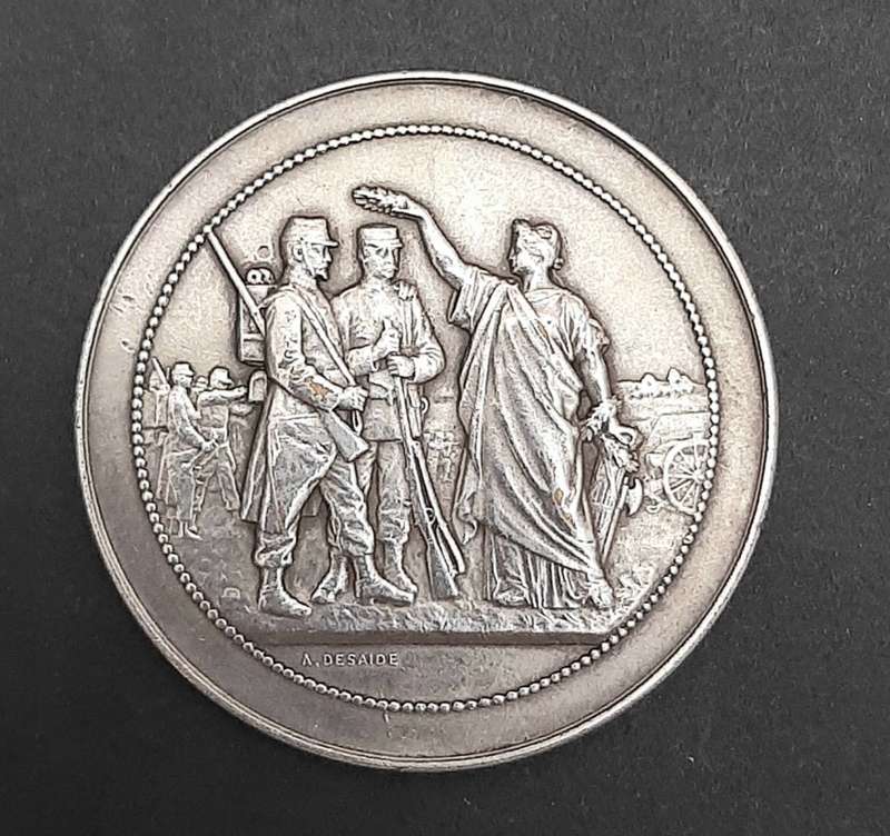 **WW1 : French Military Silverplated Bronze Shooting Medallion  **