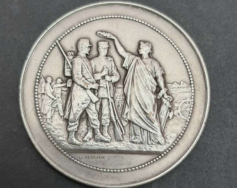 **WW1 : French Military Silverplated Bronze Shooting Medallion  **