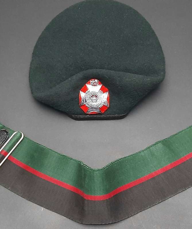 **Rhodesian Bush War: 1970s Rhodesia Regiment Beret w/ Badge & Stable Belt Length (57)**