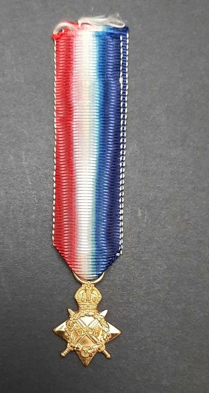 **WW1 : Miniature 1914-15 Star Medal w/ Silk Ribbon. **