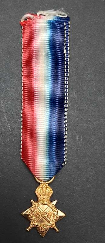 **WW1 : Miniature 1914-15 Star Medal w/ Silk Ribbon. **