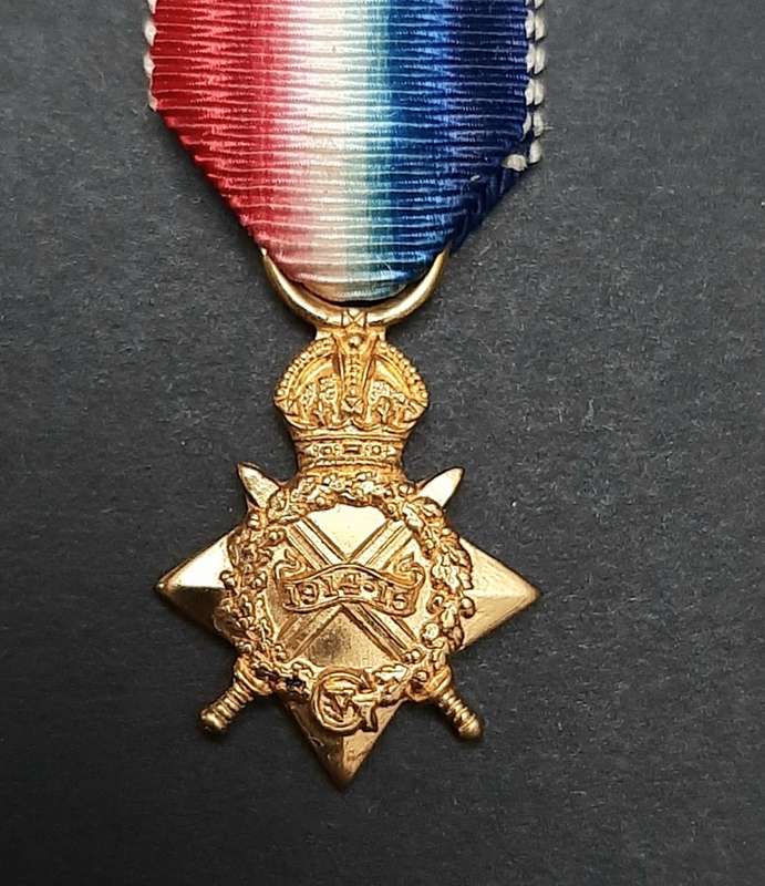 **WW1 : Miniature 1914-15 Star Medal w/ Silk Ribbon. **