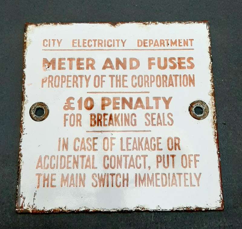 **RARE: Early 20th Century Colonial Enamel & Metal Municipal Sign (10cm x 9cm).**
