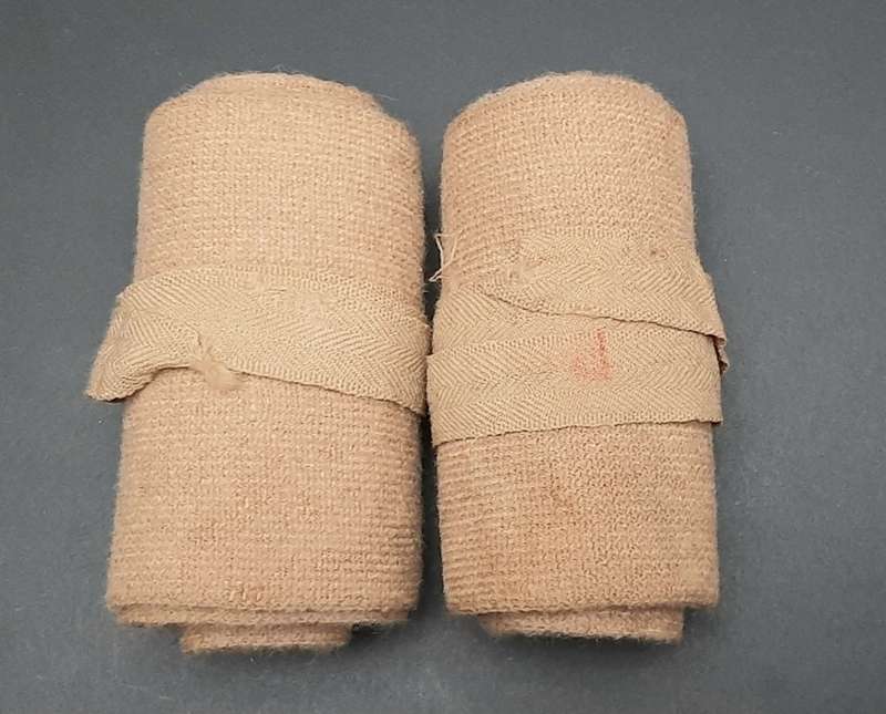 **WW2 : Rhodesian Army Wool Blend Boot Puttees x2 (Complete).**