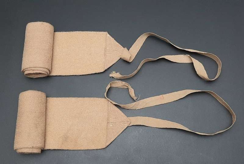 **WW2 : Rhodesian Army Wool Blend Boot Puttees x2 (Complete).**