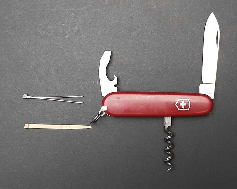 **Border War : 1980s Private Purchase Victorinox Swiss Army Knife (Multi-function).**