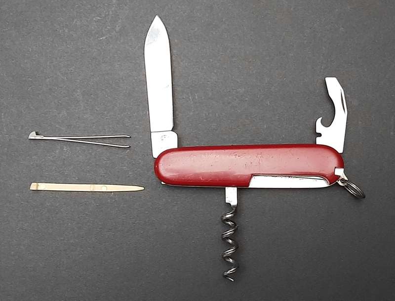 **Border War : 1980s Private Purchase Victorinox Swiss Army Knife (Multi-function).**
