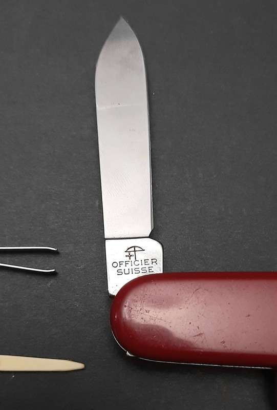 **Border War : 1980s Private Purchase Victorinox Swiss Army Knife (Multi-function).**