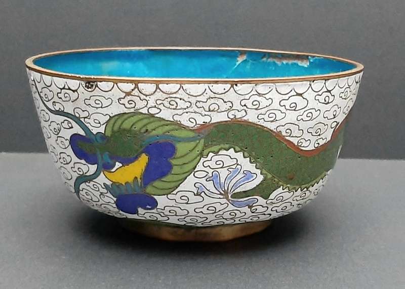 **STUNNING: 19th Century Qing Dynasty Chinese Cloisonne Drinking Vessel(12cm x 11cm).**