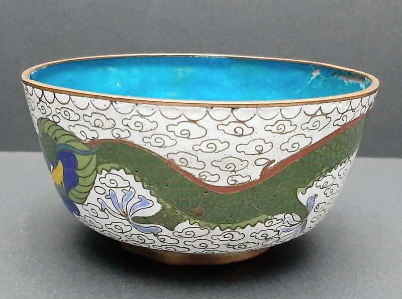 **STUNNING: 19th Century Qing Dynasty Chinese Cloisonne Drinking Vessel(12cm x 11cm).**
