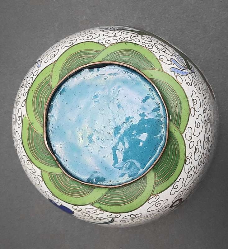 **STUNNING: 19th Century Qing Dynasty Chinese Cloisonne Drinking Vessel(12cm x 11cm).**